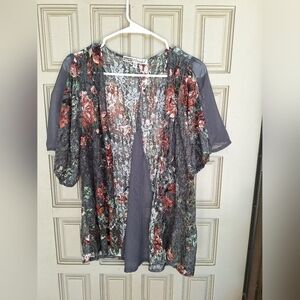 Gypsys & Moondust Top SzM Lace Roses W Gray Insets Open Front Kimono Style Prett